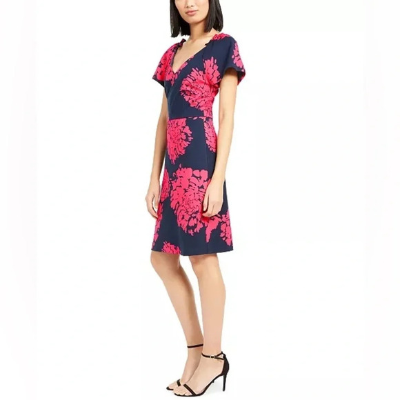 Trina Turk Beckell Floral-Print Dress - Picture 2 of 9